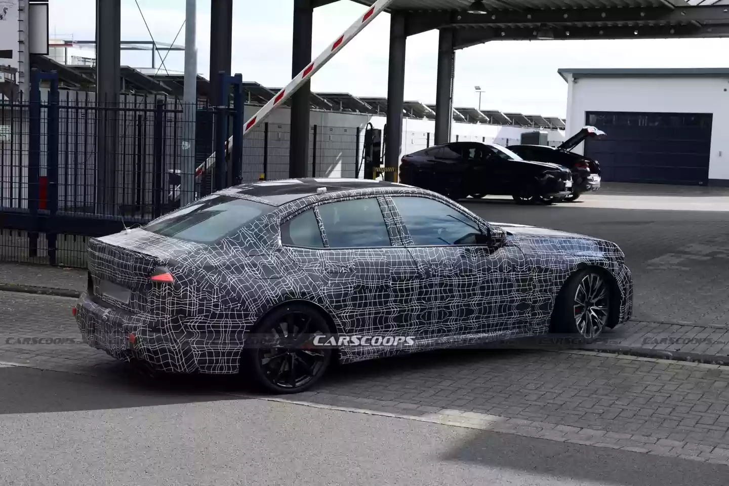 宝马下一代 M350 路试谍照曝光：功率预计达 420 马力，较现款提升明显