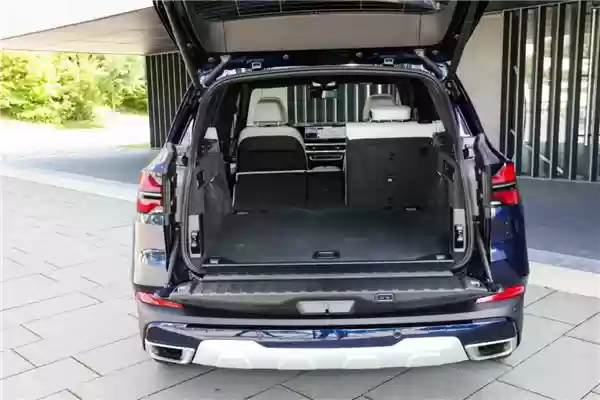 20多年的经典说没就没了！曝下一代宝马X5将取消标志性分段式尾门