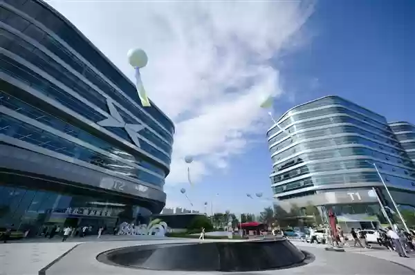 小鹏汽车乔迁广州新总部：有8万平公园+2万平餐厅