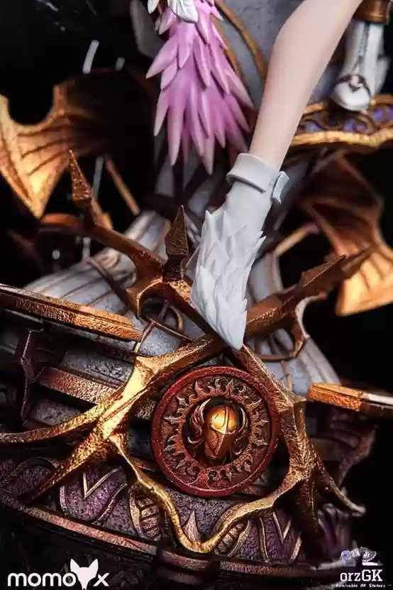 《数码宝贝》天女兽与妖女兽雕像 身材都很出色