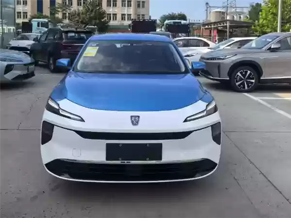 启用纯电MPV 上海出租上新车型:可放6件大行李箱