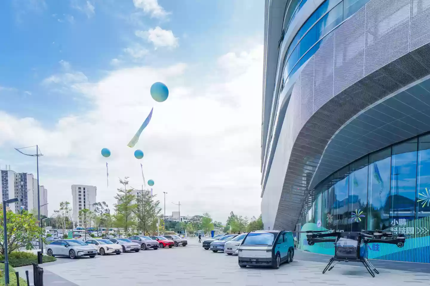 小鹏汽车新总部的在广州正式启用：40 万平方米面积、2 万平餐厅