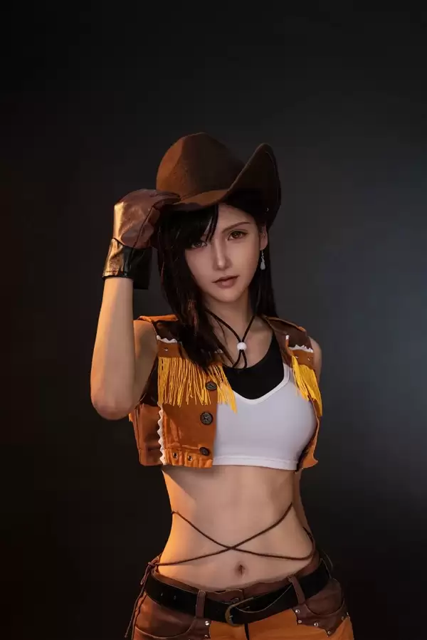 国内美女《FF7》蒂法COS!还原度之高令人惊叹