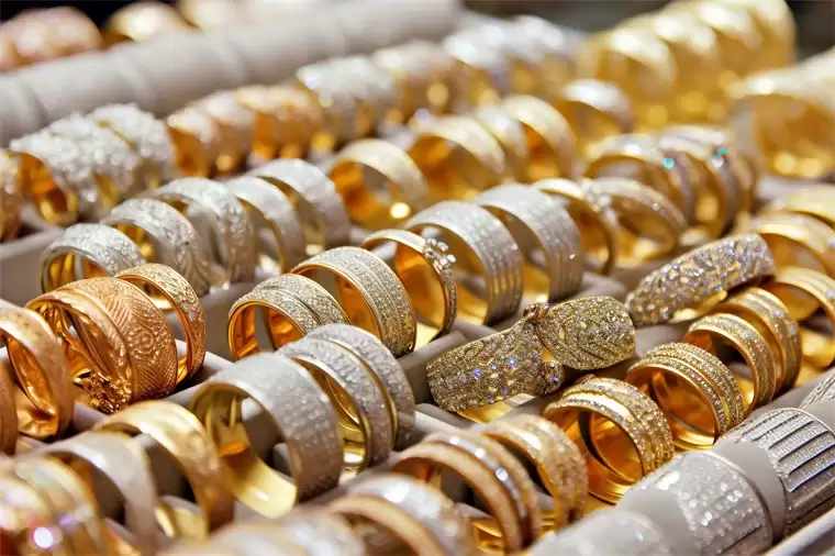 印度人全球爆买白银：短短数周买出 “历史性断货”，伦敦溢价飙至5美元