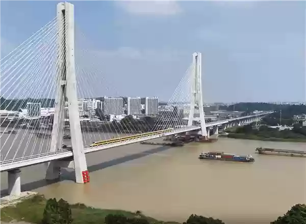 广湛高铁提速试验成功，时速达385公里