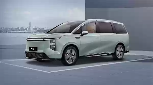 启用纯电MPV 上海出租上新车型:可放6件大行李箱
