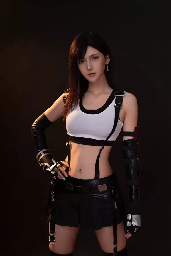 国内美女《FF7》蒂法COS!还原度之高令人惊叹