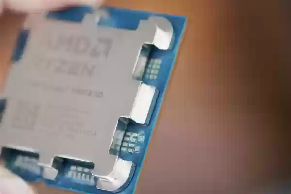 Intel怎么办！AMD锐龙7+9850X3D打鸡血：频率暴涨400MHz