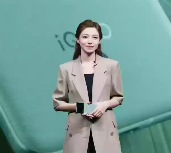 前“最美产品经理”宋紫薇 创业AI硬件首款产品曝光