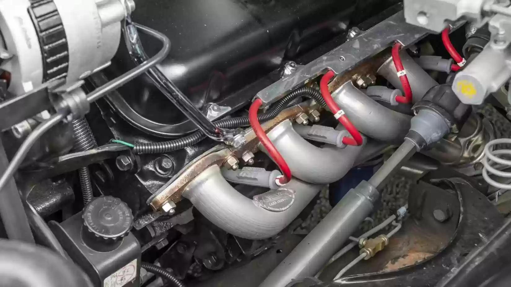 史上最复杂发动机设计：保时捷获批“一进二出”专利，解决3个长期矛盾