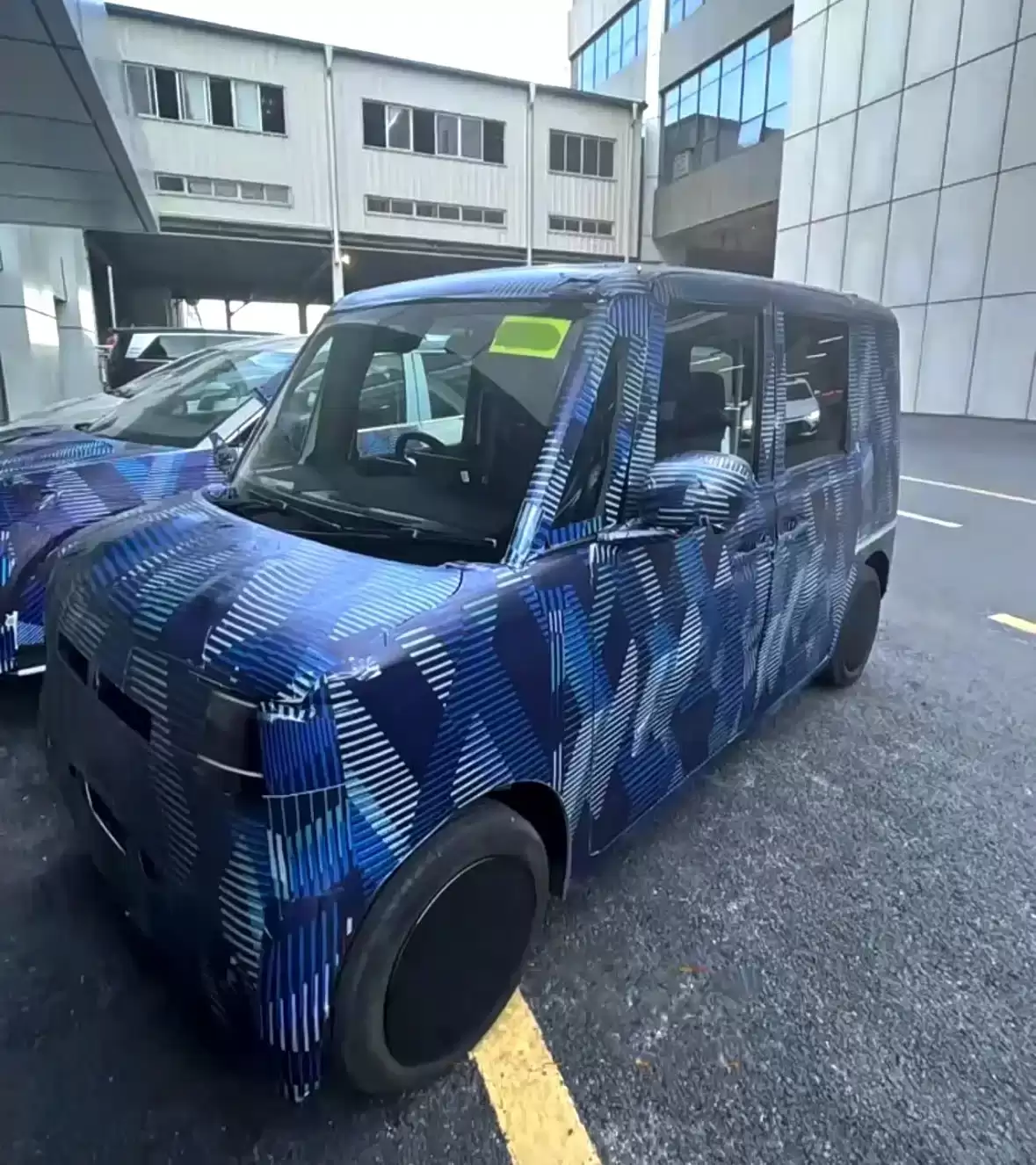 比亚迪全新纯电 K-Car 首张预告图发布,2025 东京车展首发