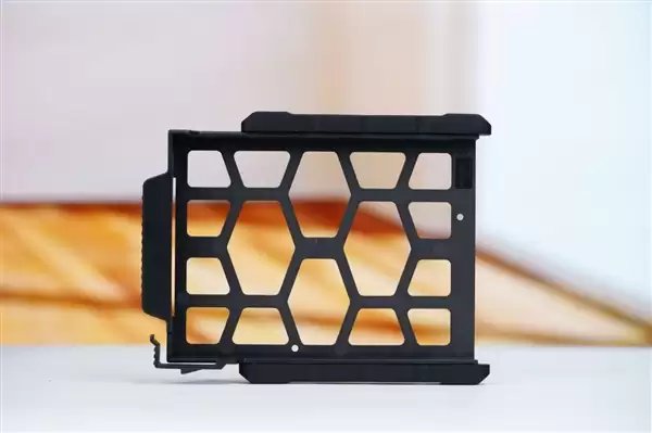 升级X86架构性能大提升！极空间Z2+ Ultra图赏