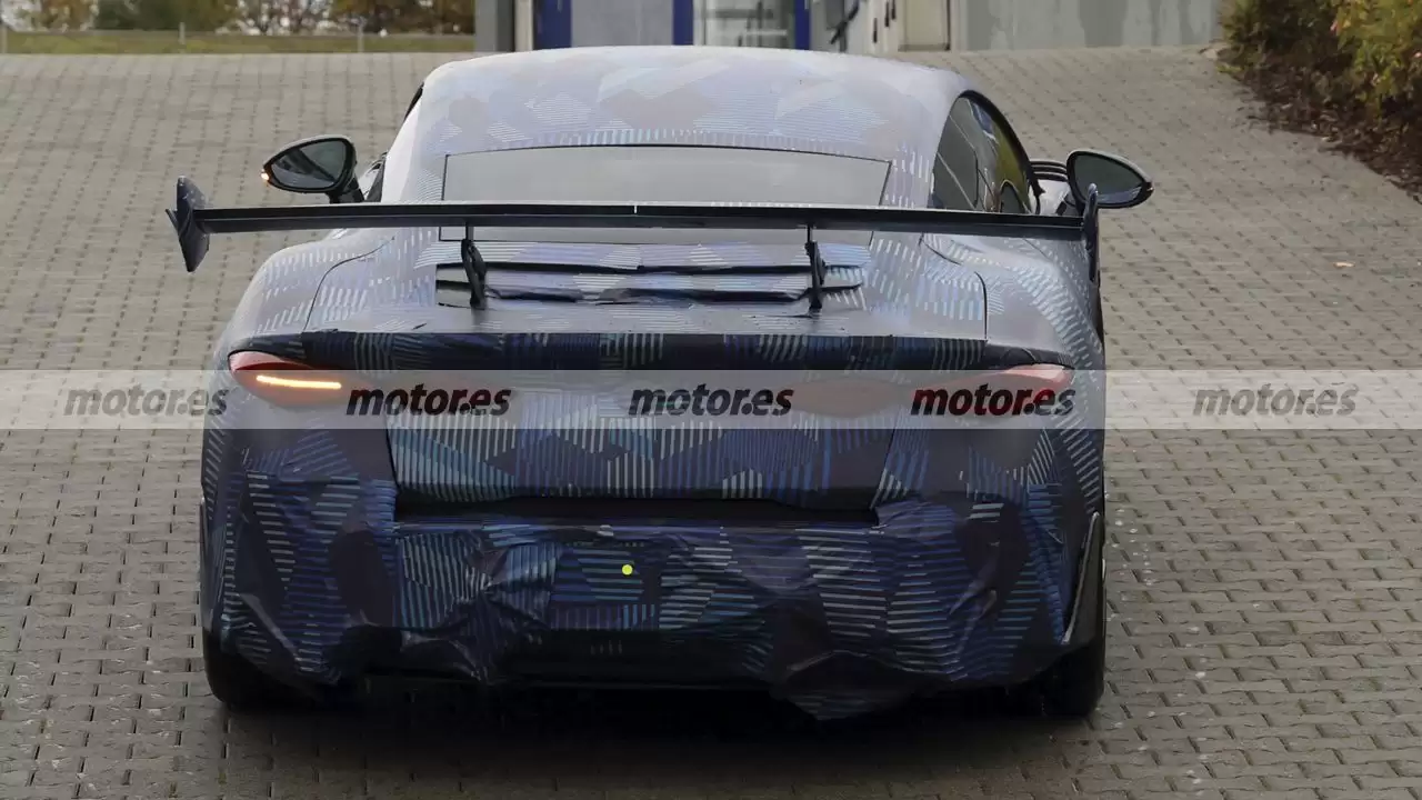 比亚迪腾势首款概念跑车“腾势 Z”现身纽博格林:宽体姿态 + 大尾翼