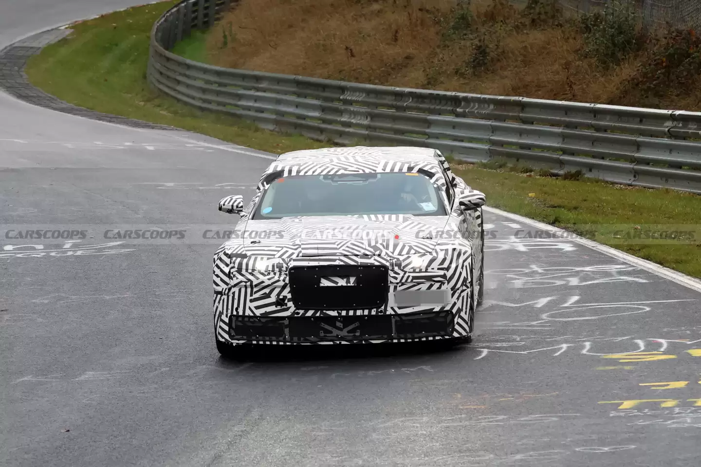 捷豹“品牌重塑之作”Type 00 纯电轿跑谍照曝光，采用大胆无后窗设计