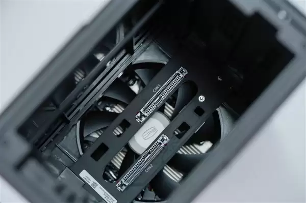 升级X86架构性能大提升！极空间Z2+ Ultra图赏