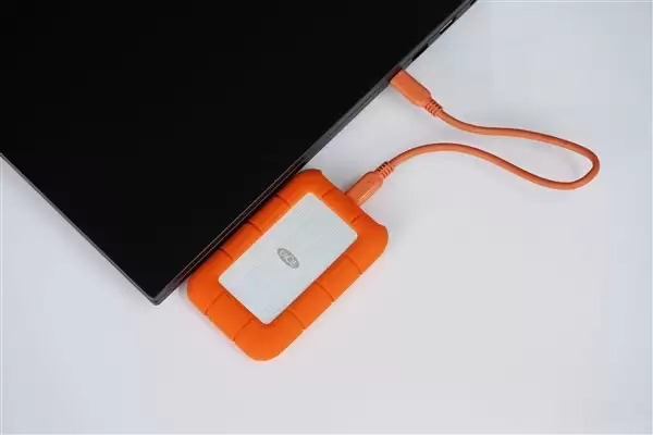 希捷发布雷镭Rugged SSD4：4TB高速便携，抗摔防水仅售1999元