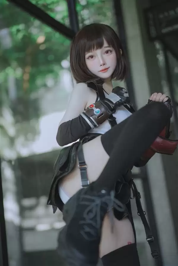 国外美女Cos《怪物猎人:荒野》阿尔玛 还原度赛高