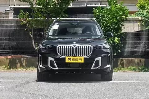 全新宝马X5将弃用分体尾门，转投一体式设计