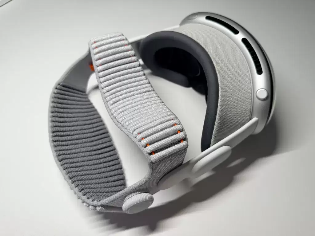 告别“压脸感”:苹果双环编织头带初体验,Vision Pro 头显最舒适搭档