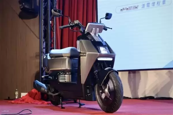 三阳发布PE3增程式电摩：续航325公里，油电协同新突破