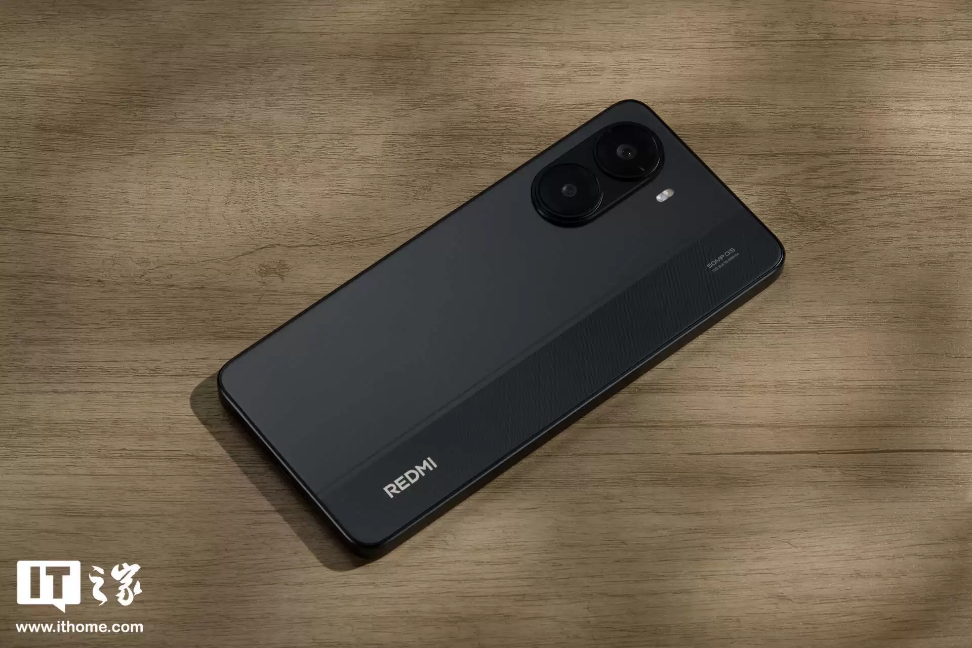 消息称小米 REDMI Turbo 5 系列手机补齐金属中框:配超声波指纹,开案天玑中端首发 / 旗舰芯片