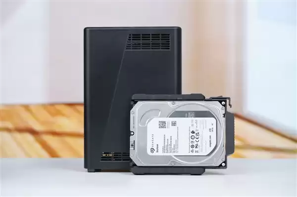 升级X86架构性能大提升！极空间Z2+ Ultra图赏