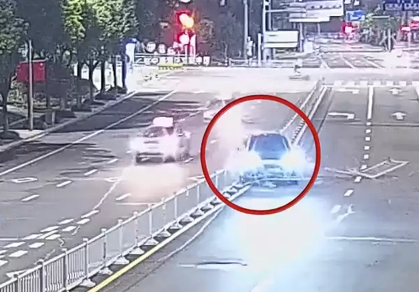 智能驾驶非万能,疲劳驾驶酿事故