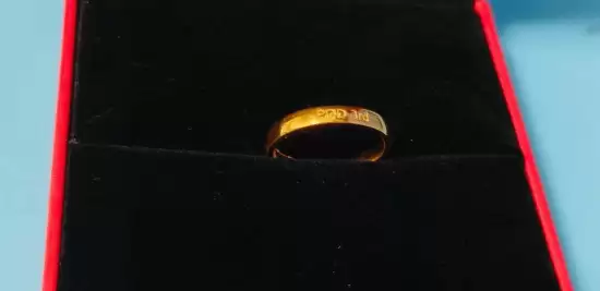 拼多多十周年豪送百克金砖,员工福利再升级引热议