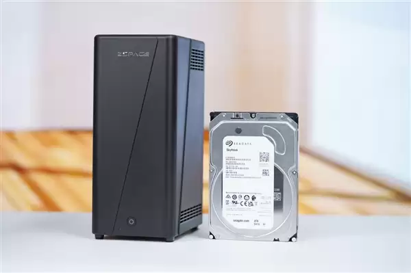 升级X86架构性能大提升！极空间Z2+ Ultra图赏