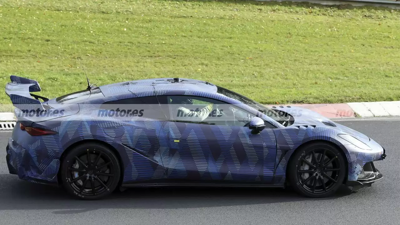 比亚迪腾势首款概念跑车“腾势 Z”现身纽博格林:宽体姿态 + 大尾翼