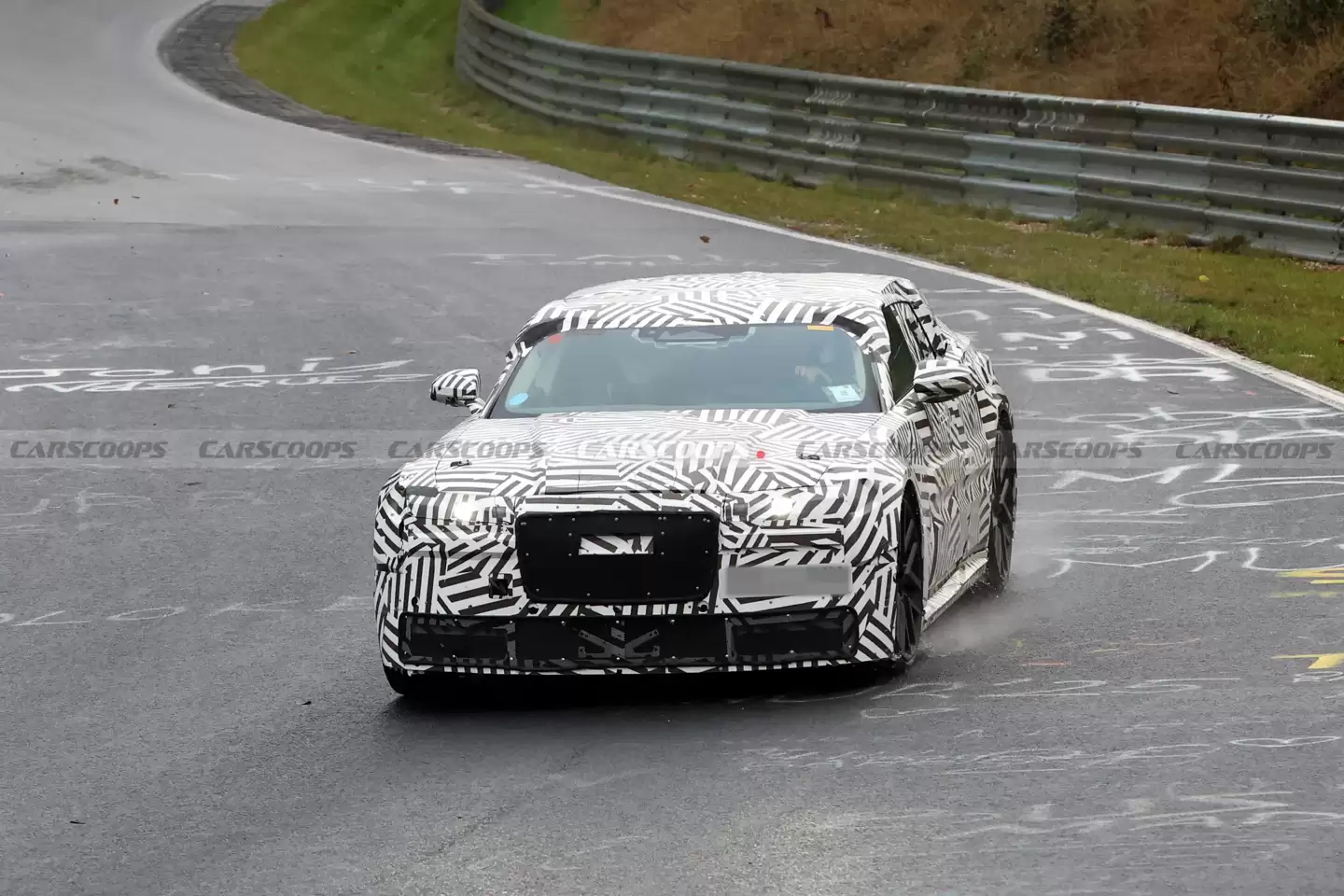 捷豹“品牌重塑之作”Type 00 纯电轿跑谍照曝光，采用大胆无后窗设计