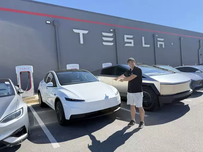 减配换低价，特斯拉 Model Y 标准版提前启动交付