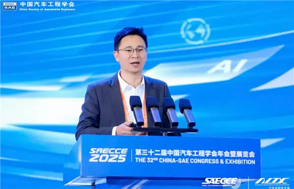 比亚迪杨冬生：插混车油耗迈入2L时代