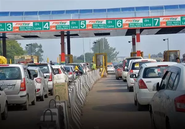 过节只给90元 嫌奖金少了！印度高速收费站员工免费放5000辆车通行