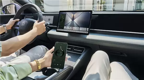 工业奇迹再进化 油耗降至2.79L！2026款秦L DM-i上市：9.28万起