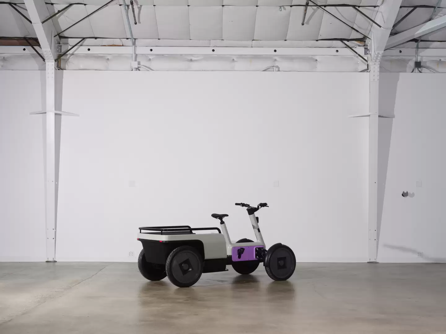 Rivian 杀入电动自行车市场:TM-B 满电续航 160 公里、最高时速 45 公里