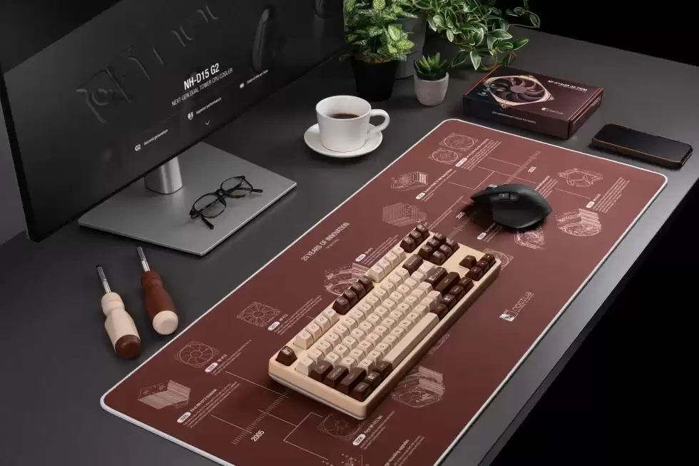 猫头鹰迎二十周年官網发布纪念桌垫