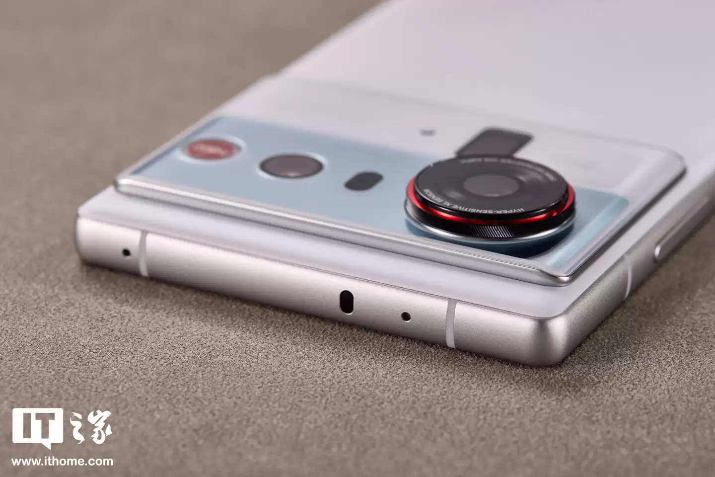 【IT之家开箱】努比亚 Z80 Ultra 图赏：不跟随的真全面屏旗舰