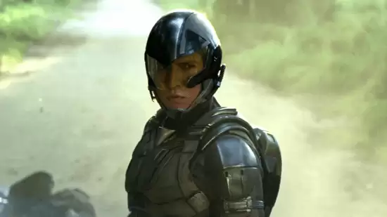 漫威正式公布全新“女猎鹰” 这身材带劲多了