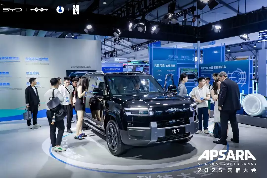 比亚迪出海：从“建”到“简”的车联网修行