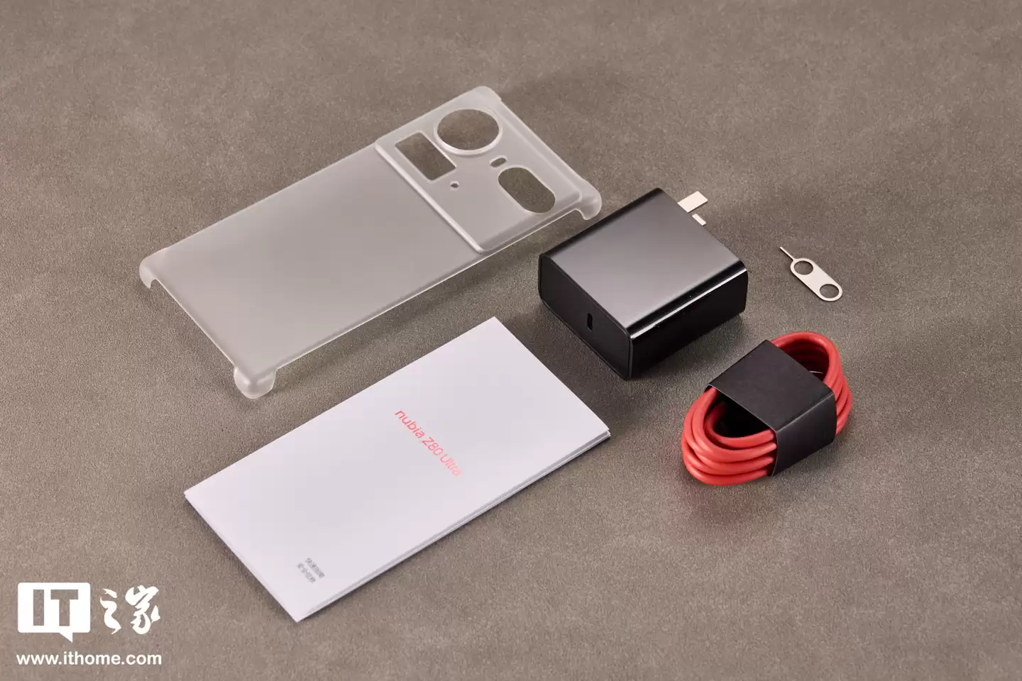 【IT之家开箱】努比亚 Z80 Ultra 图赏：不跟随的真全面屏旗舰