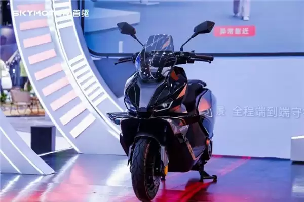 首驱「驾」到!首驱科技全球新品发布,以破界之势开启两轮新纪元