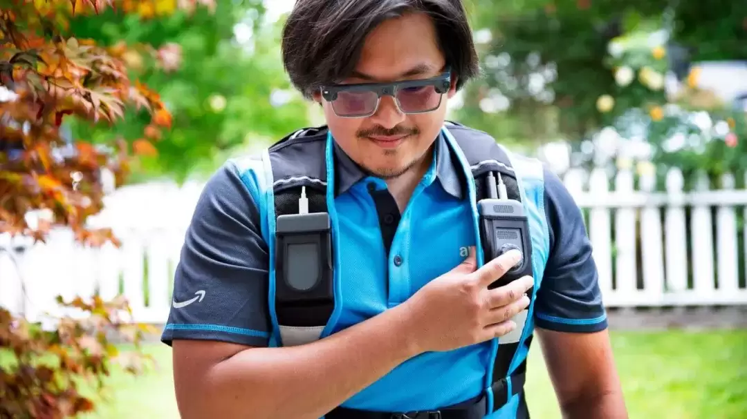 优化“最后一公里”配送：亚马逊推 Amelia 智能眼镜，集成导航与扫描、提高快递员效率