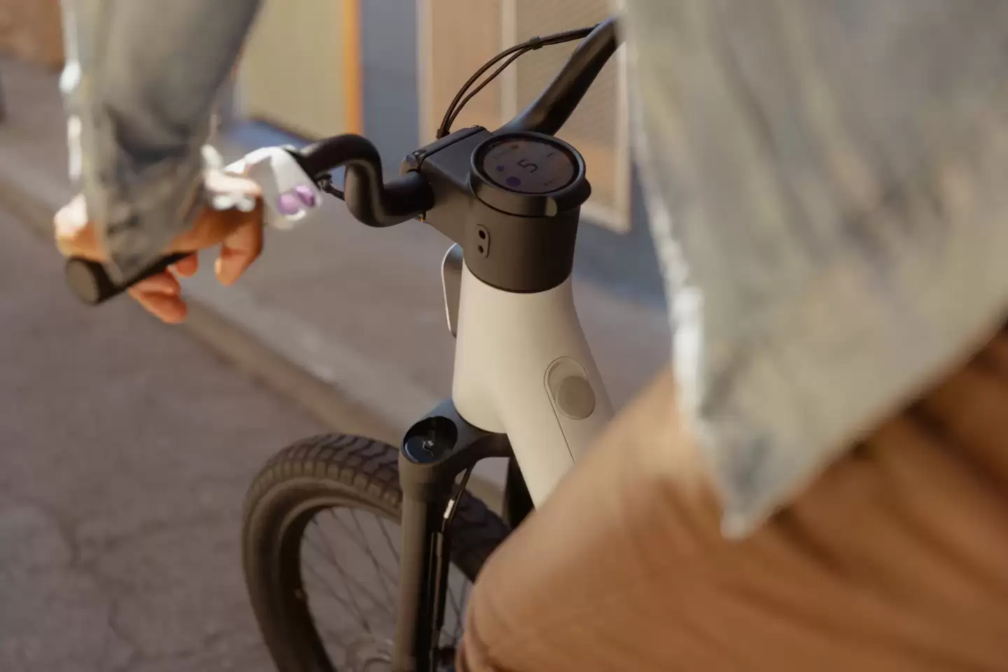 Rivian 杀入电动自行车市场:TM-B 满电续航 160 公里、最高时速 45 公里