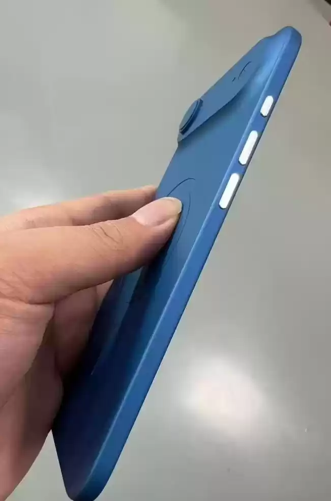 iPhone 17 Air侧面厚度展示