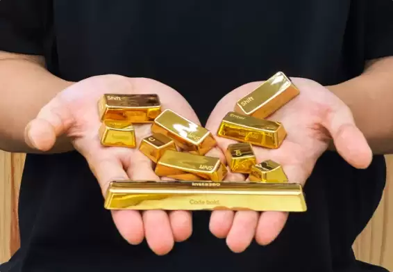 一年一度1024程序员节：影石送黄金键帽、百度分2米大蛋糕