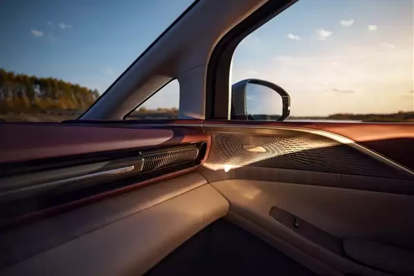 配60升大油箱 小鹏X9增程版内饰公开：全车用4.2米进口真木