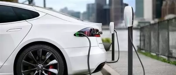 电动汽车充电超时被扣546元 二审驳回车主退费诉求