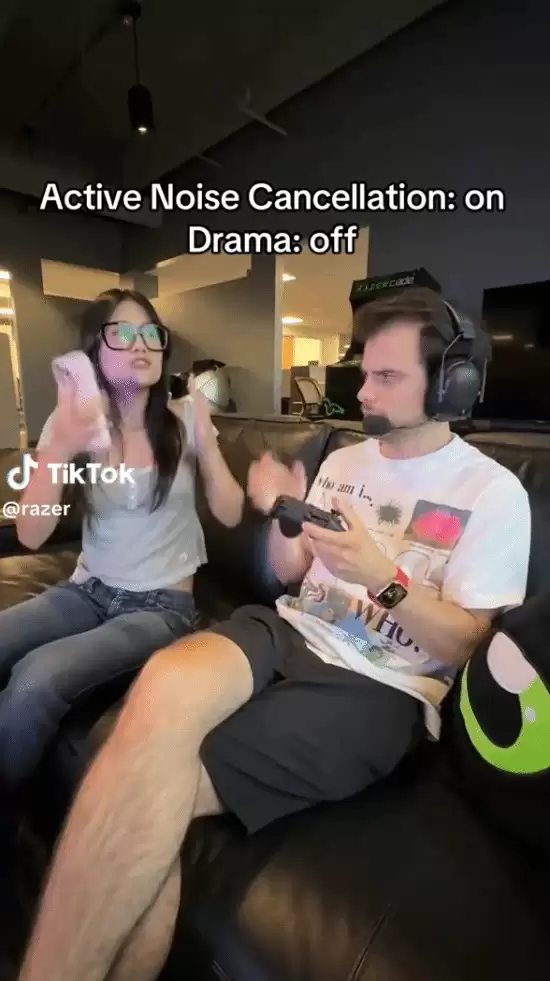 雷蛇耳机广告因性别偏见引争议