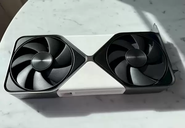 玩家自制纯白色RTX 4090:只差一点就完美